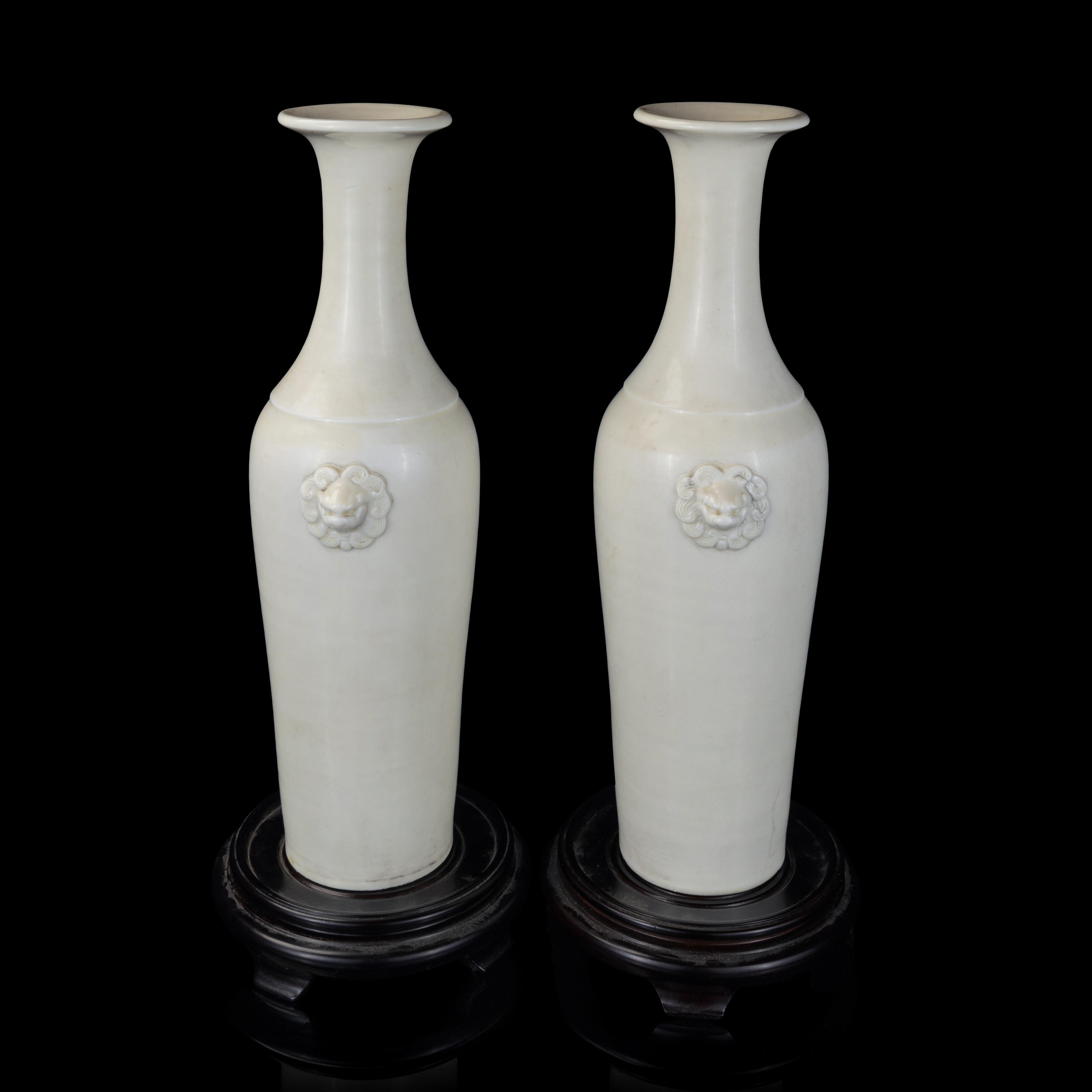 A Pair of Chinese Blanc de Chine Porcelain Vases 德化白瓷鋪首耳瓶一對
