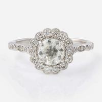 An 18K White Gold and Diamond Ring