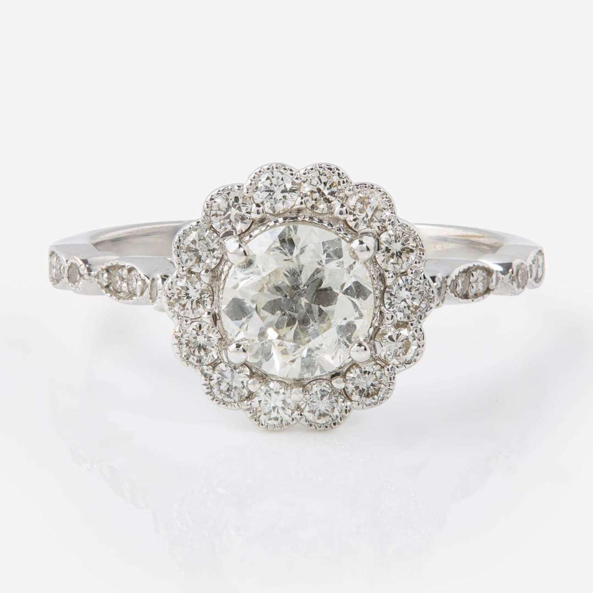 An 18K White Gold and Diamond Ring
