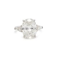 A SUPERB DIAMOND RING