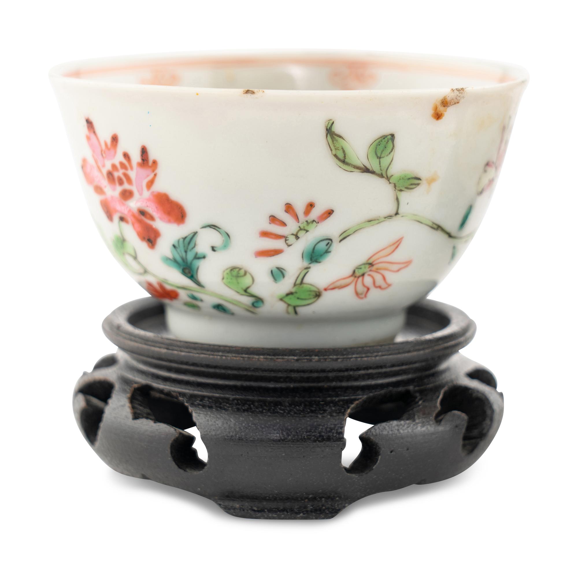 Two Chinese Export Porcelain Cups