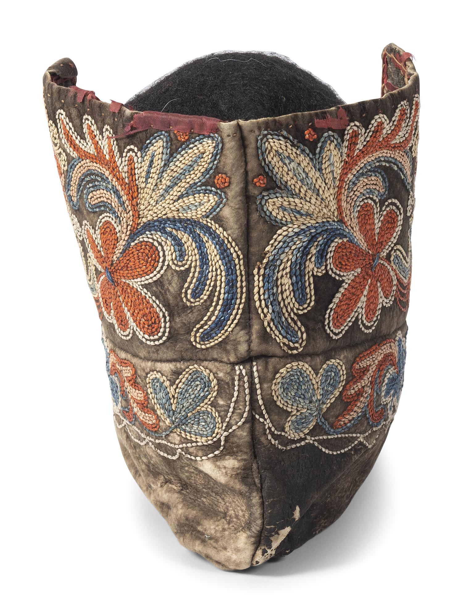 Huron Black-tanned Quilled Moccasin, Single