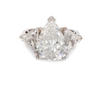 A Platinum and Diamond Ring, 5.70 dwts.