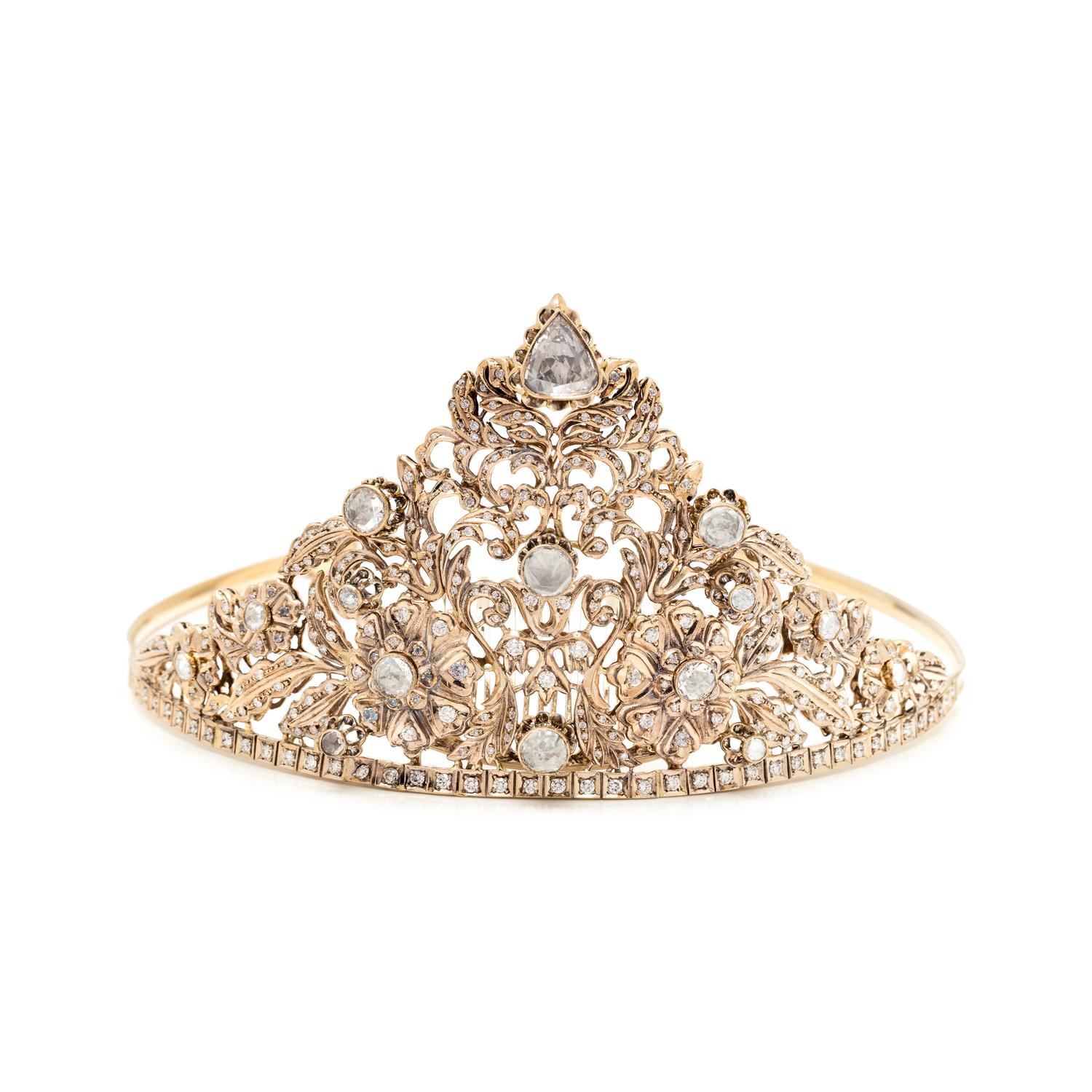 YELLOW GOLD AND DIAMOND TIARA