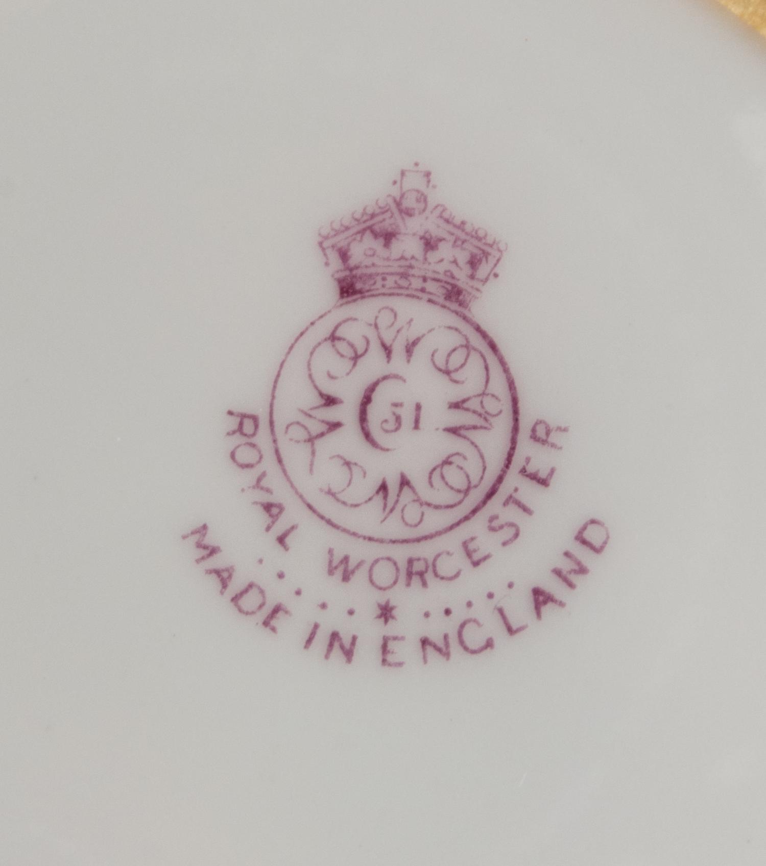 A Pair of Royal Worcester Porcelain Plates Diameter 9 1/4 inches. — R. AUSTIN, 1902