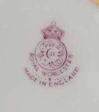 A Pair of Royal Worcester Porcelain Plates Diameter 9 1/4 inches. — R. AUSTIN, 1902
