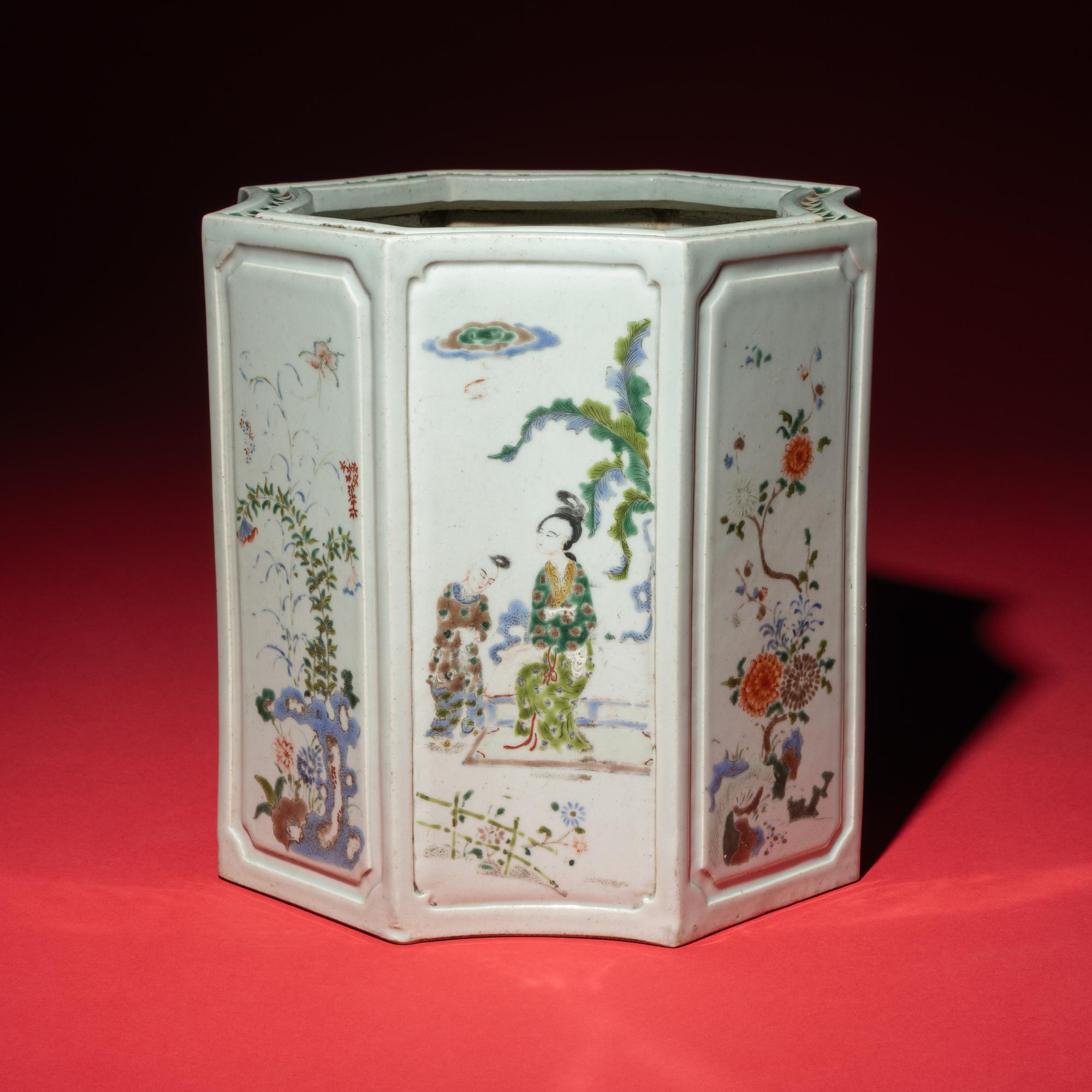 A Large Famille Rose 'Figures' Octagonal Porcelain Brushpot, 19th Century — 清晚期 粉彩八仙圖八方大筆筒