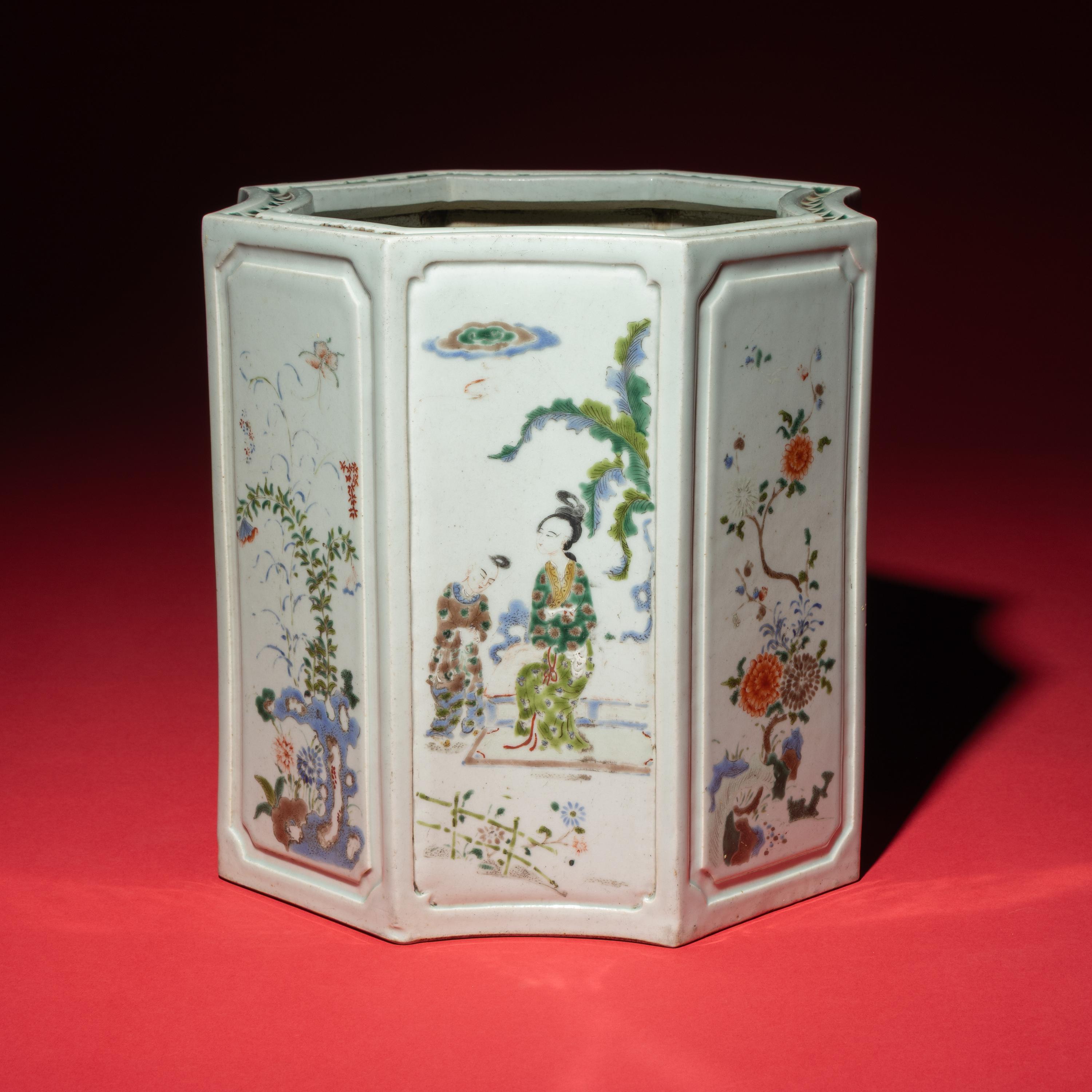 A Large Famille Rose 'Figures' Octagonal Porcelain Brushpot, 19th Century — 清晚期 粉彩八仙圖八方大筆筒