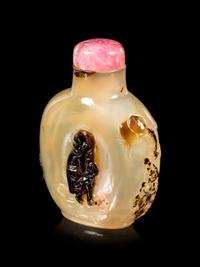 A Carved Agate Snuff Bottle