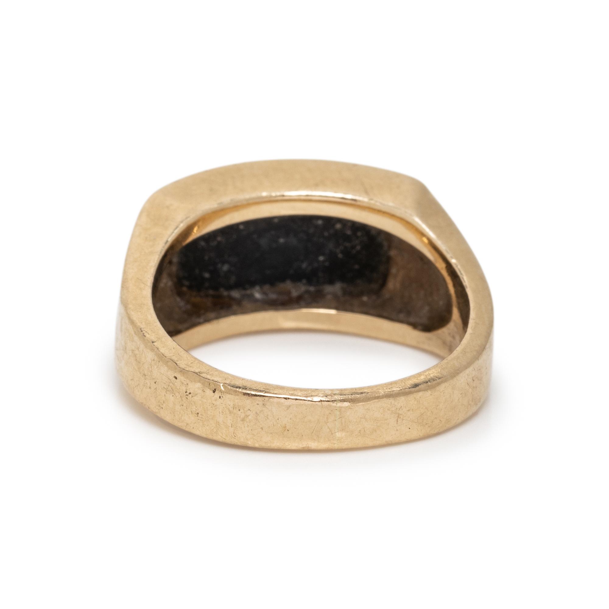 COLLECTION OF HARDSTONE AND YELLOW GOLD JEWELRY
