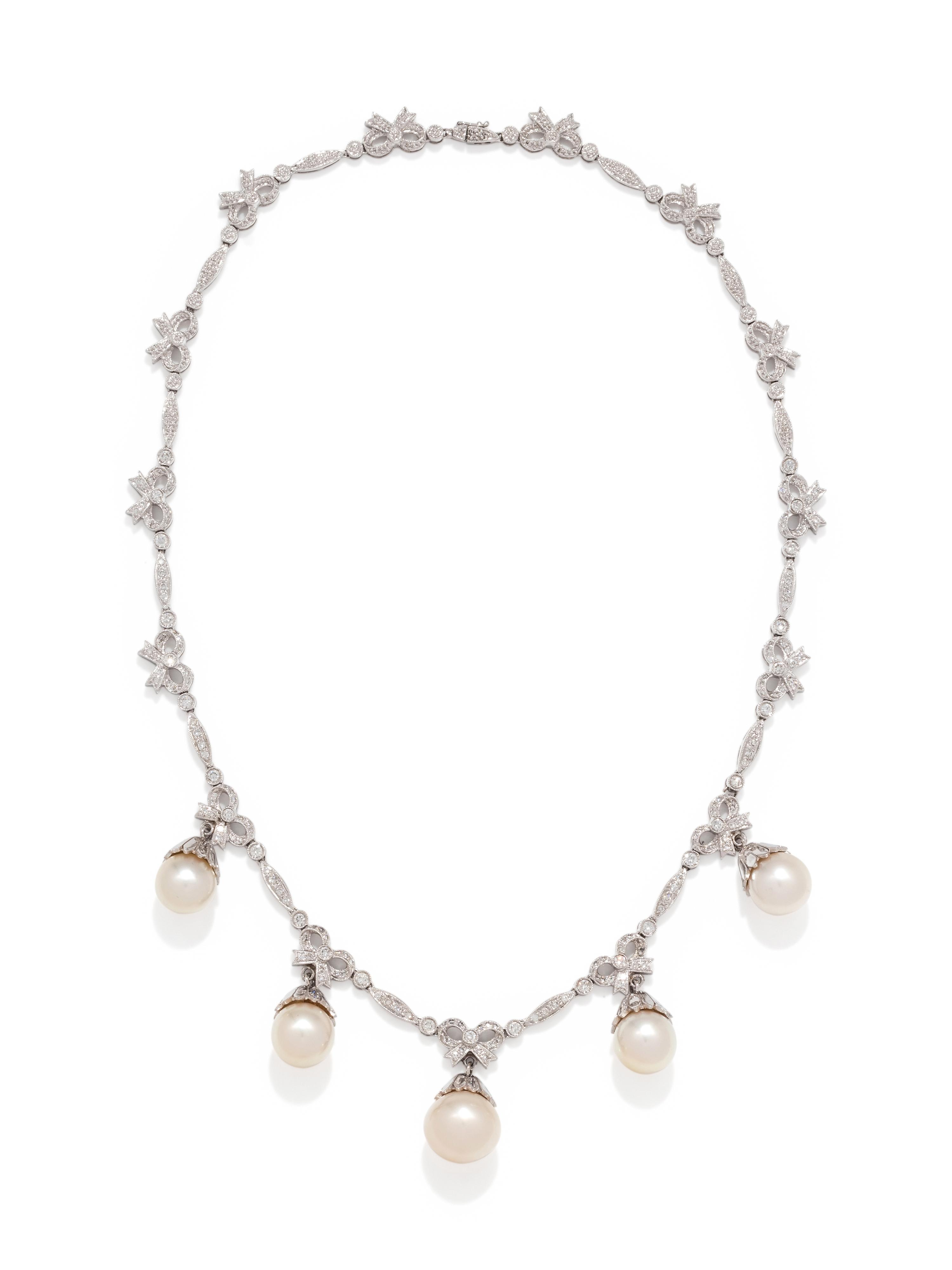 CULTURED SOUTH SEA PEARL AND DIAMOND NECKLACE