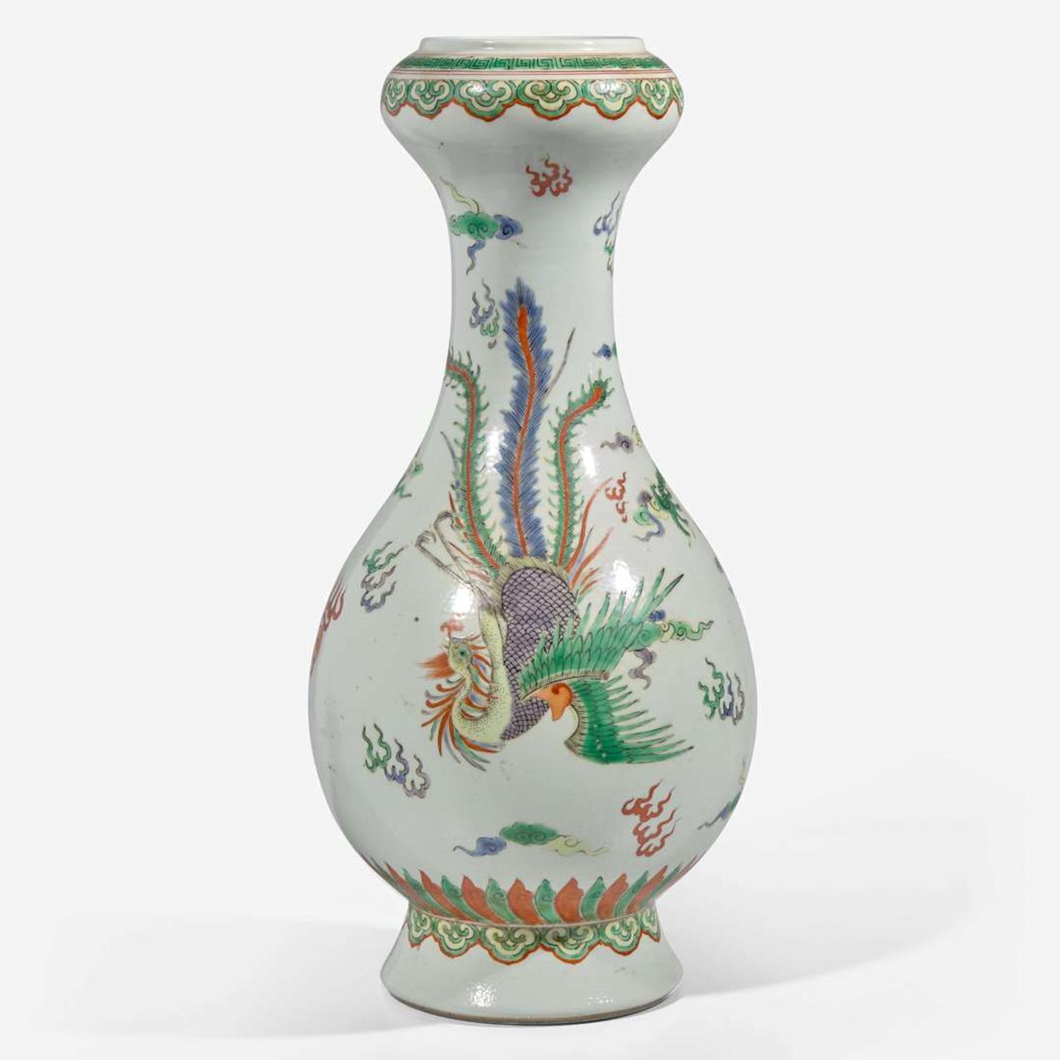 A Chinese famille verte decorated "Dragon and Phoenix vase" 素三彩龍鳳紋瓶
