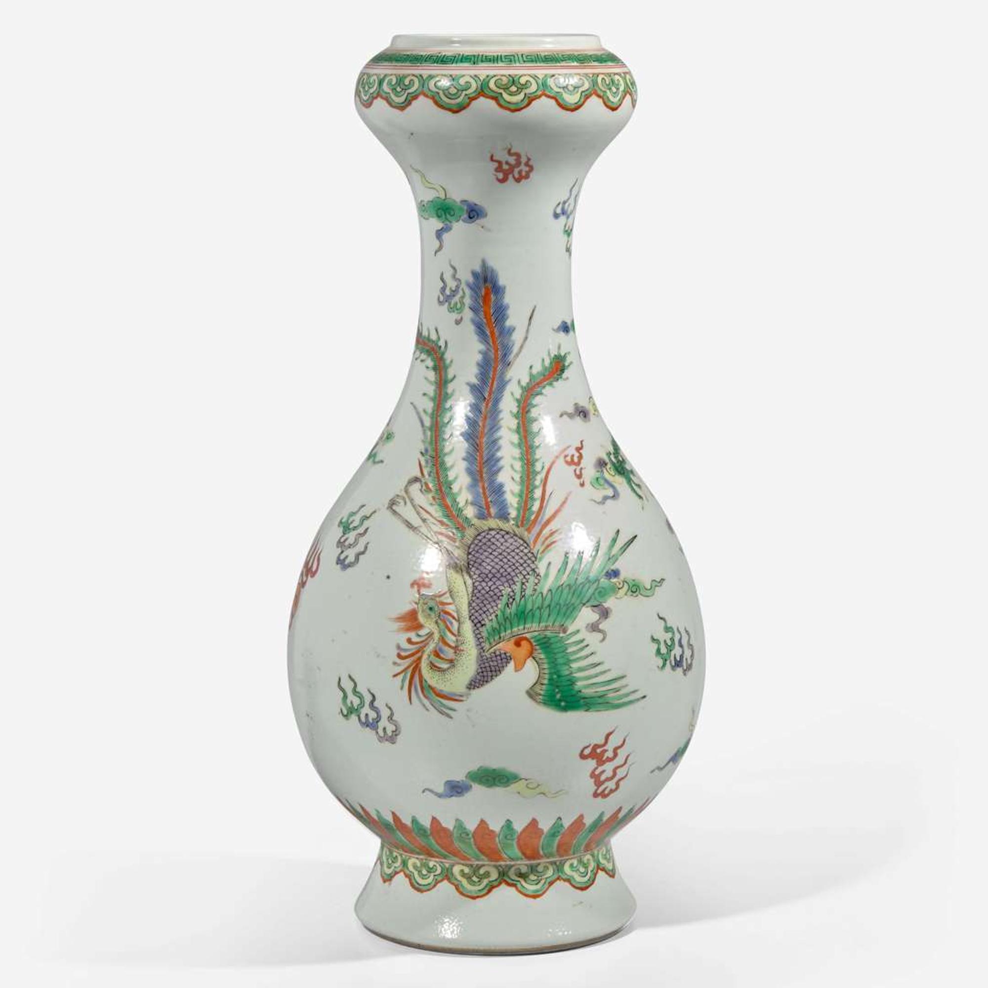 A Chinese famille verte decorated "Dragon and Phoenix vase" 素三彩龍鳳紋瓶