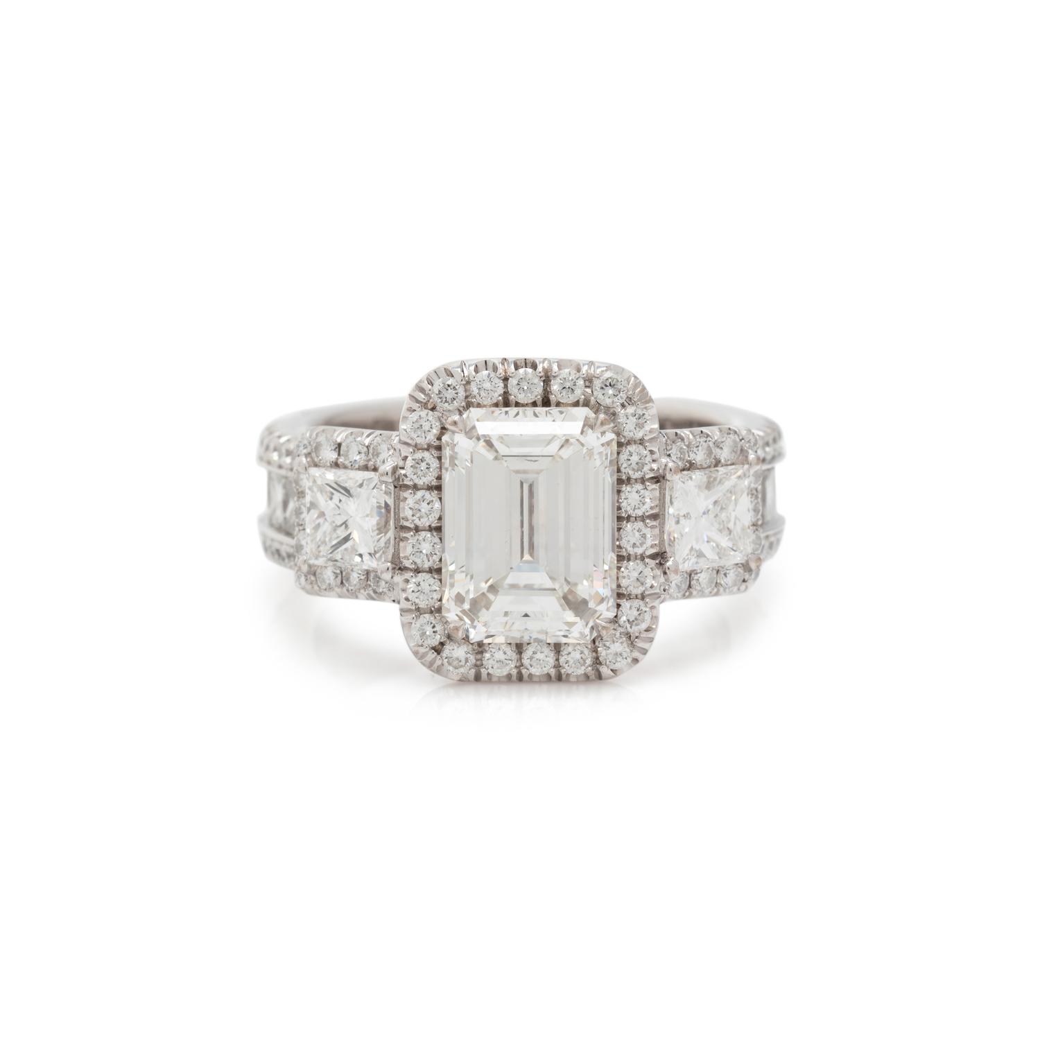 DIAMOND RING