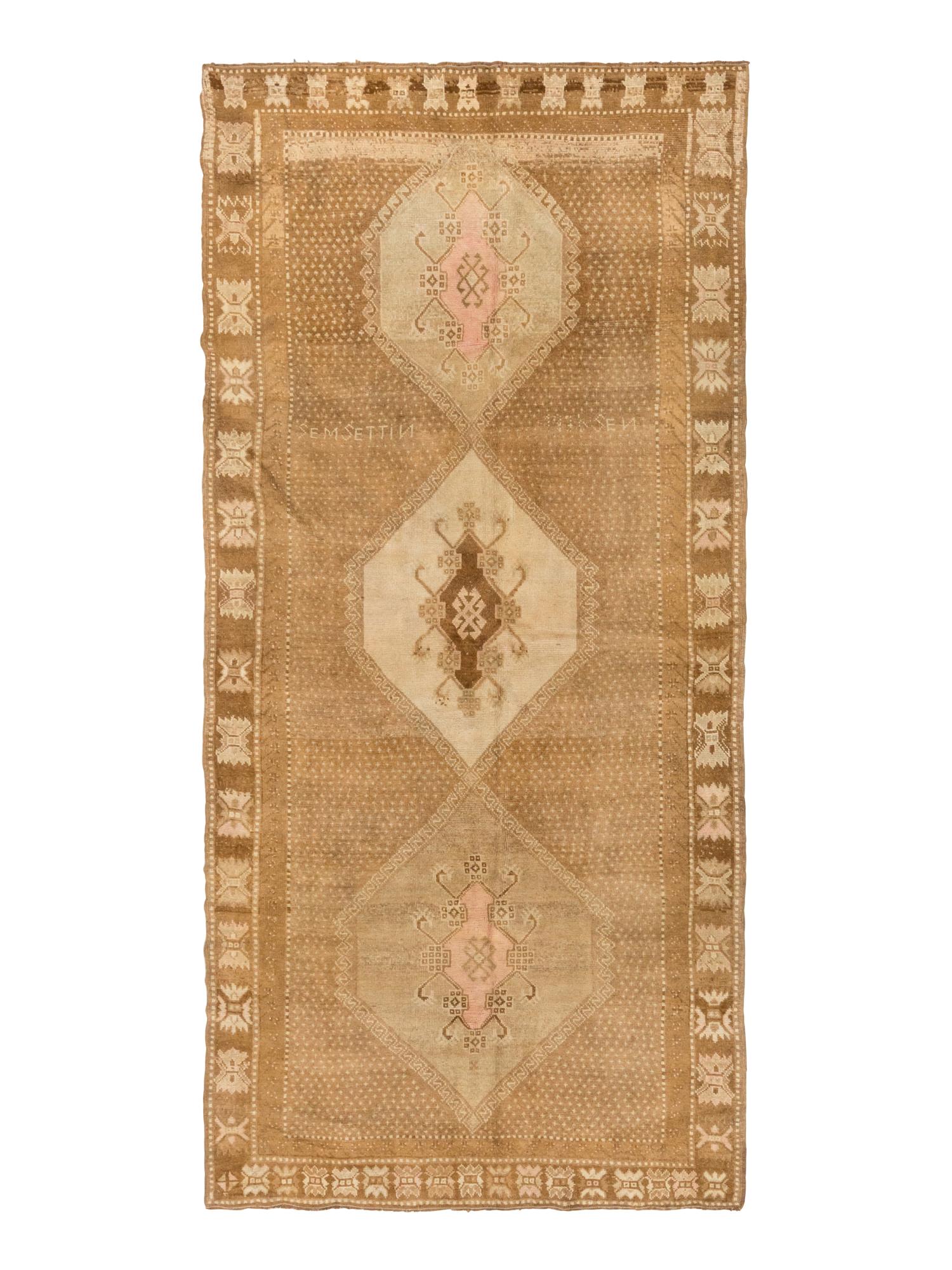 An Oushak "Corridor" Carpet