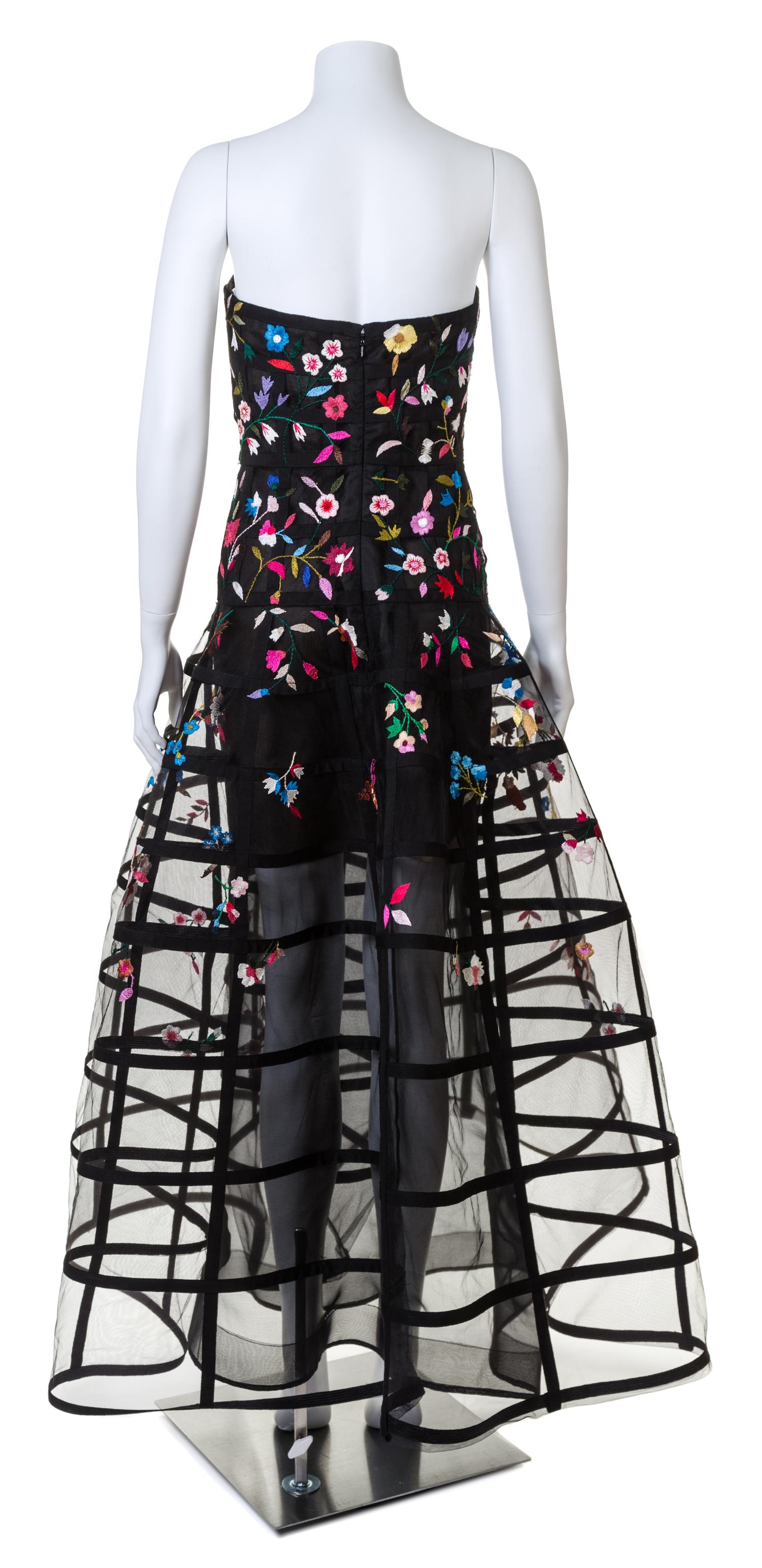 An Oscar de la Renta Black Floral Embroidered Gown, Size 4.