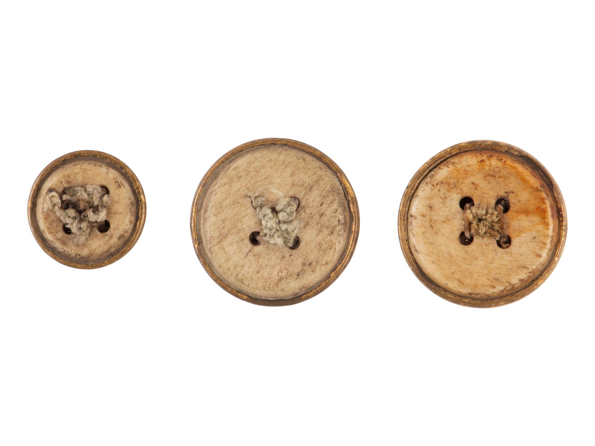 [MILITARIA] 3 French 77th Regt buttons from the Estate of Carroll J. Delery III. Late 18th century