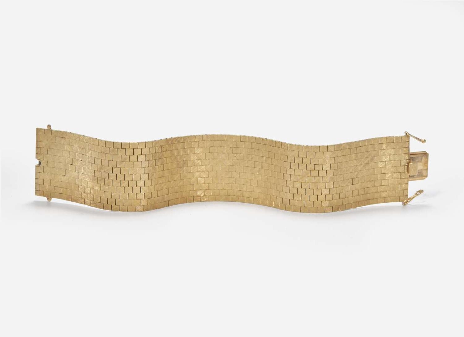 A 14K Yellow Gold Bracelet