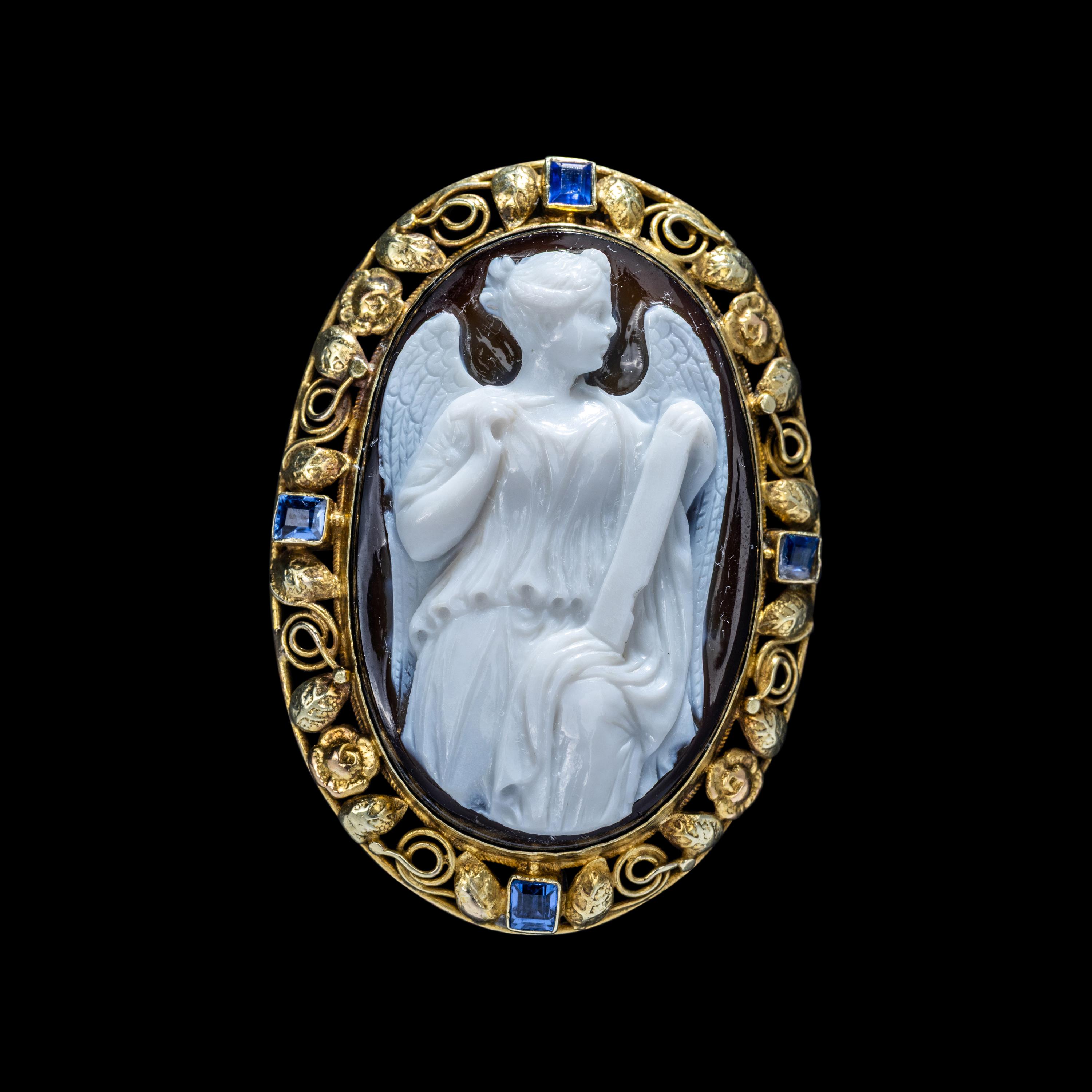 A Neoclassical Gold and Agate Cameo Brooch with Nike