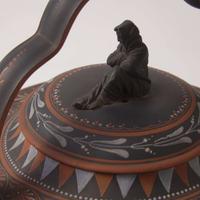 A Wedgwood An Encaustic-Decorated Black Baslates (Basalt) Rum Kettle UK, 1770s