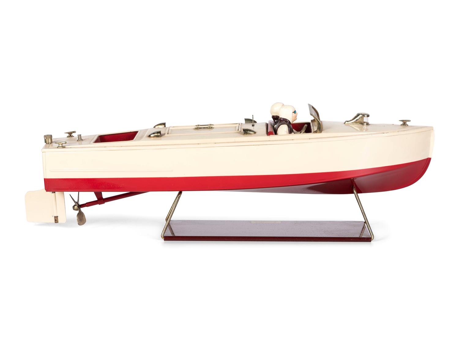A Lionel Craft Wind Up Tin Boat