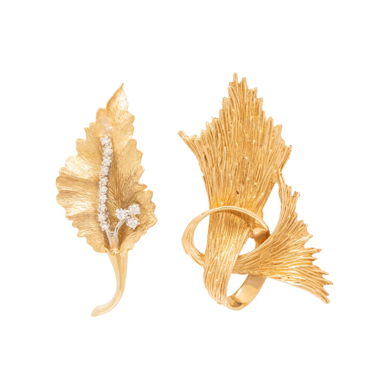 COLLECTION OF YELLOW GOLD BROOCHES