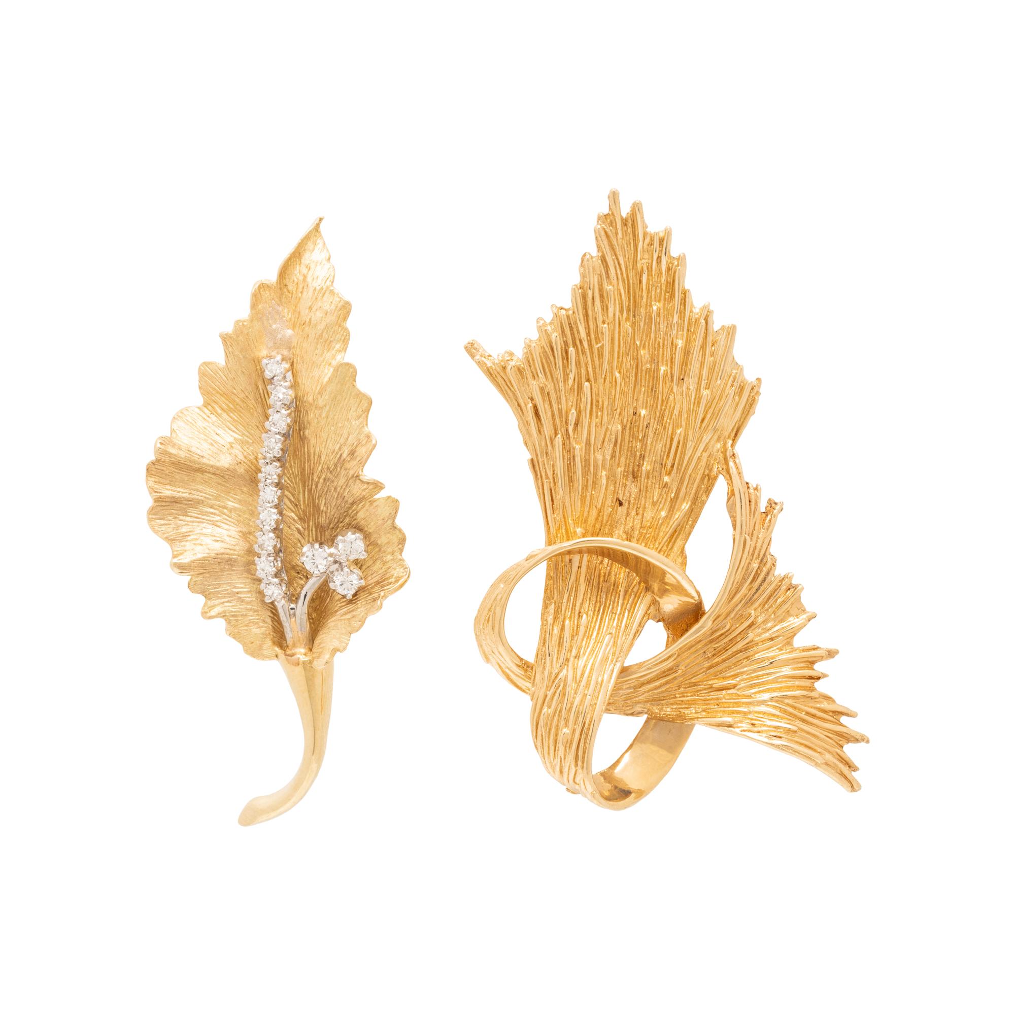 COLLECTION OF YELLOW GOLD BROOCHES