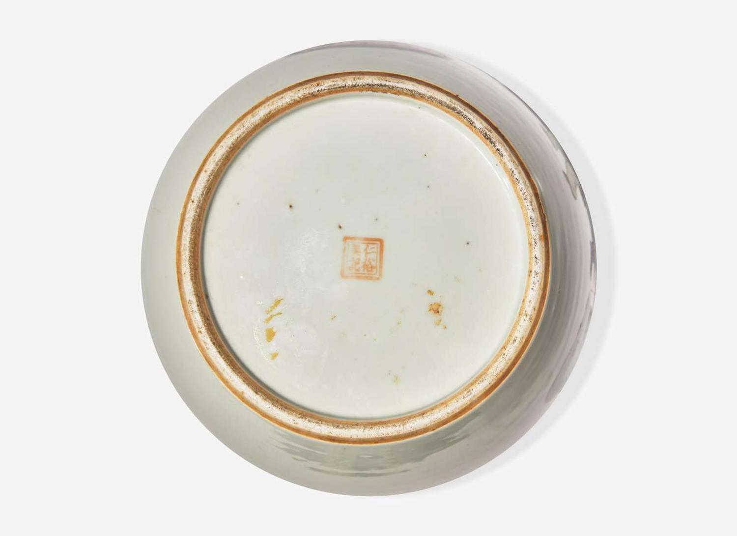 A Chinese famille-rose decorated ovoid jar and cover, 19th to 20th century 粉彩將軍蓋罐 十九或二十世紀