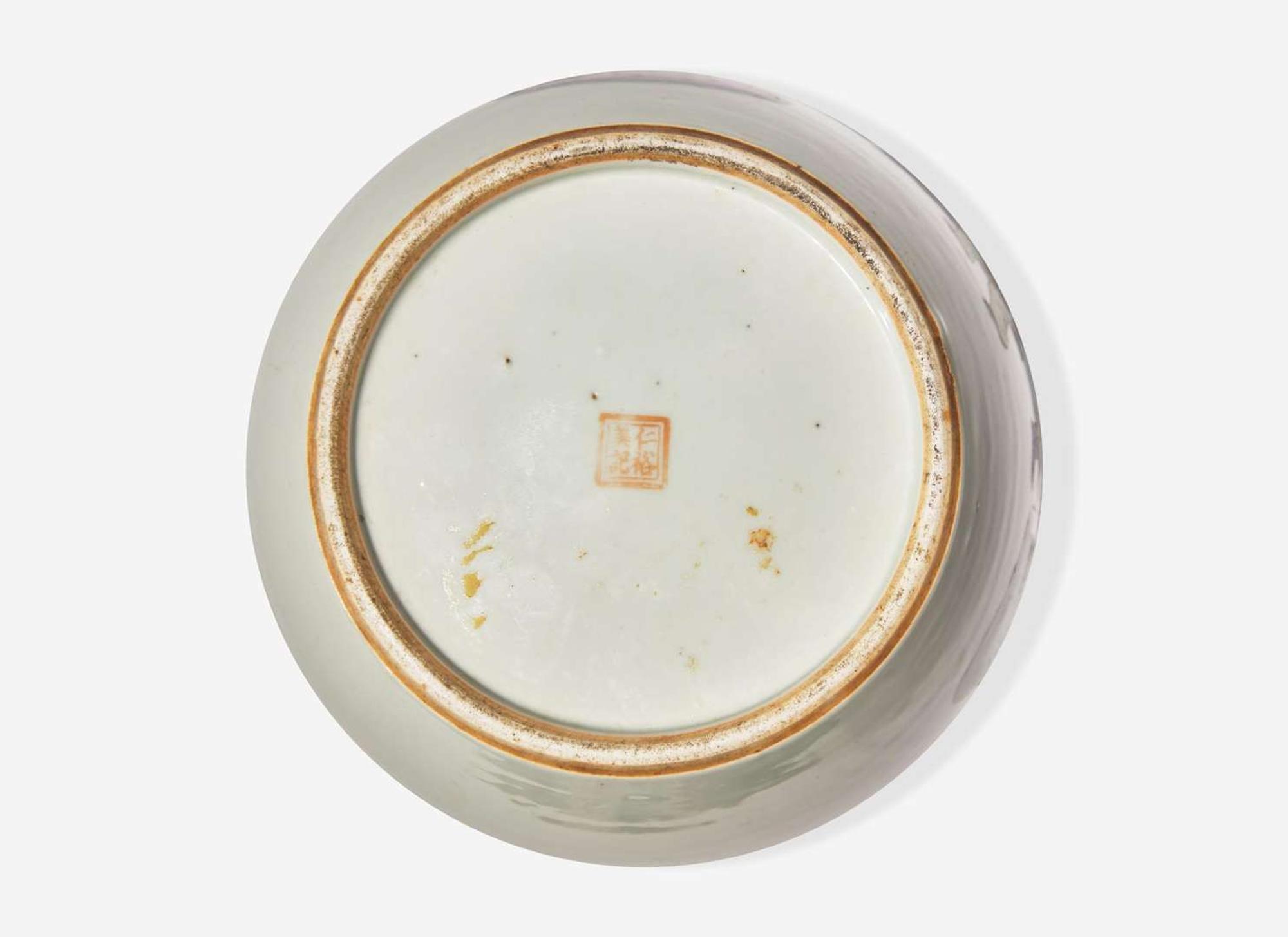 A Chinese famille-rose decorated ovoid jar and cover, 19th to 20th century 粉彩將軍蓋罐 十九或二十世紀