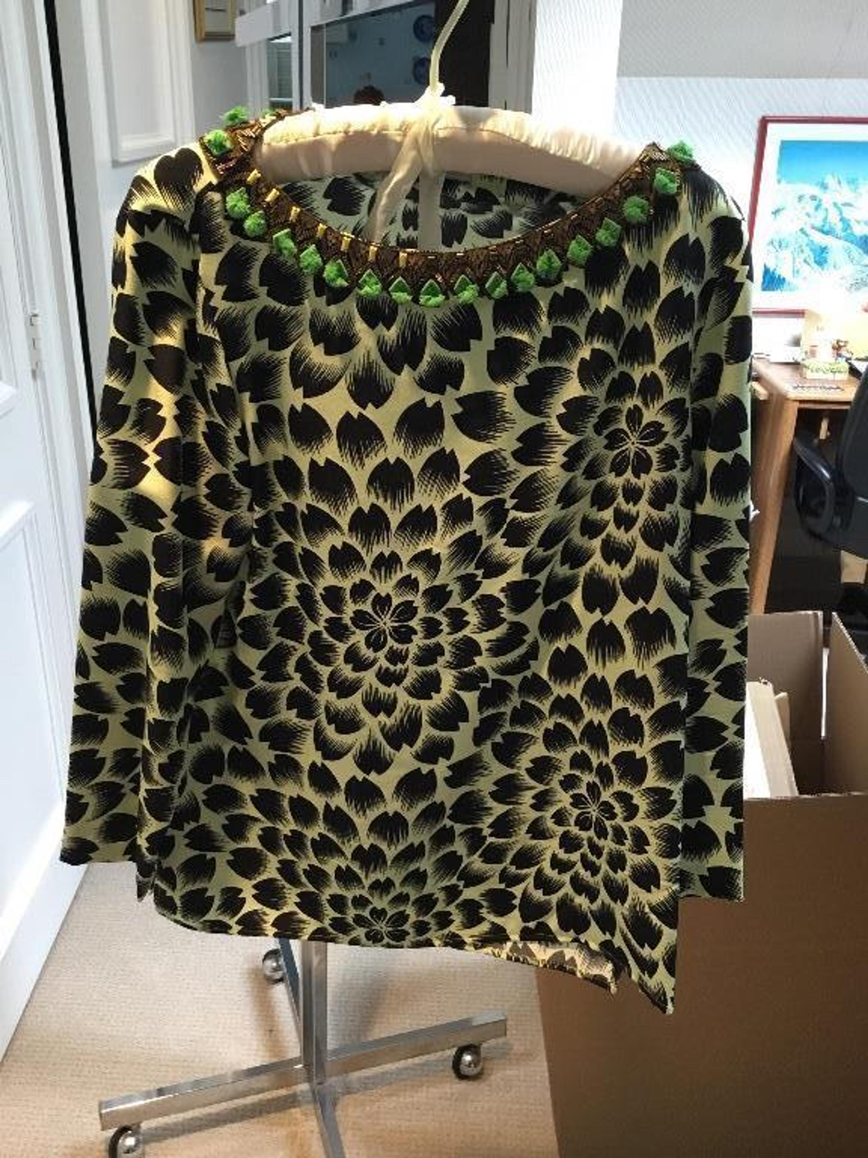 An Etro Green and Black Silk Print Blouse, Size 44.