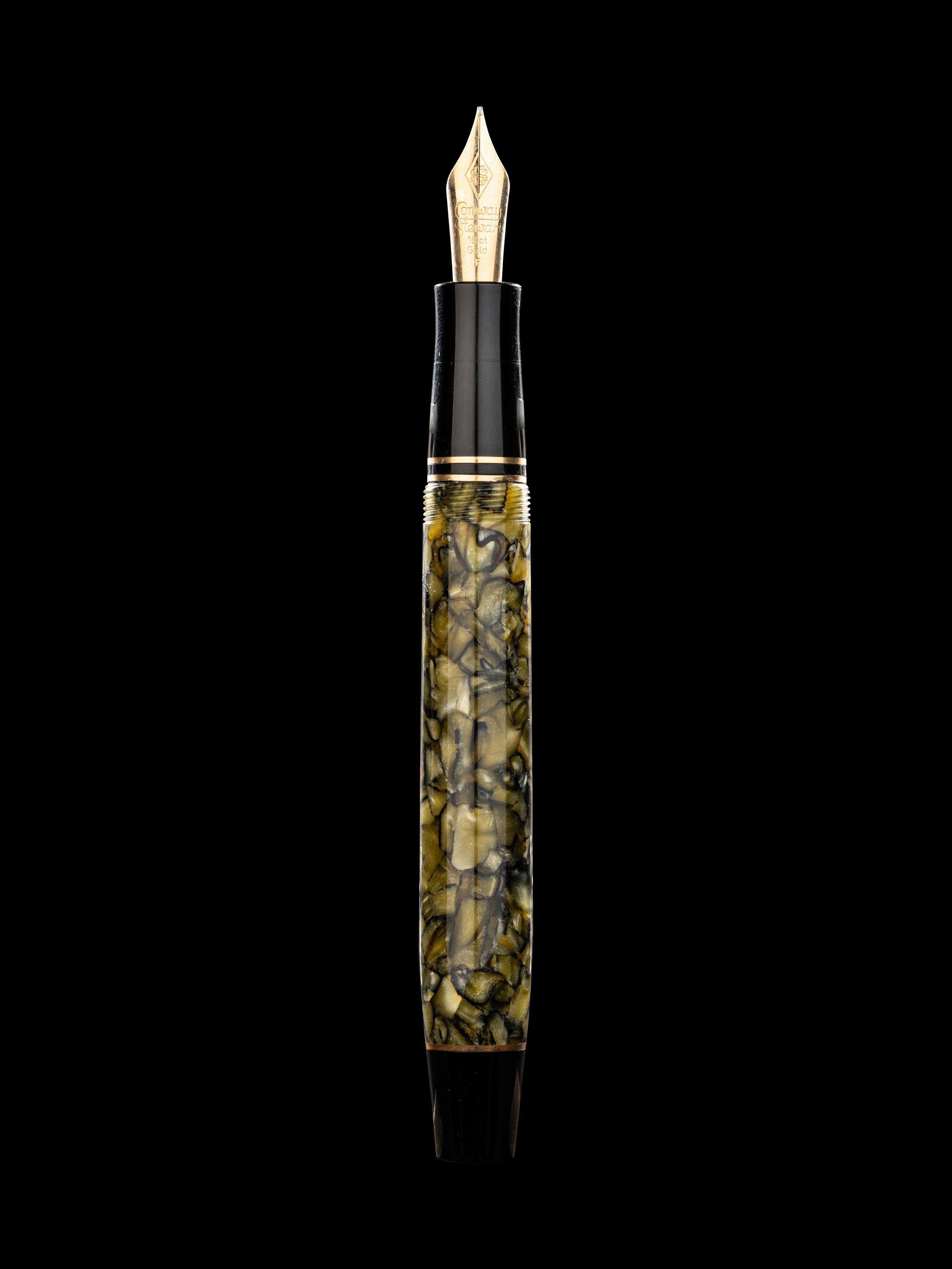 Conway Stewart: Churchill-Olive Button Fill Limited Edition Fountain Pen and Ink Set