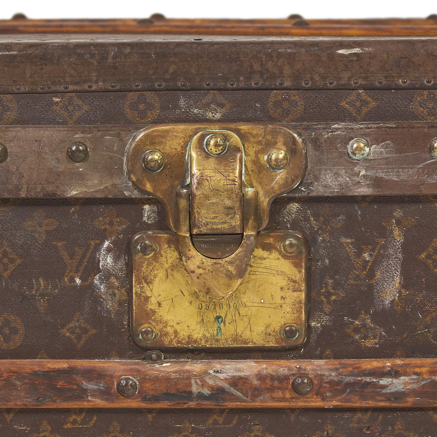 LOUIS VUITTON, ANTIQUE TRUNK