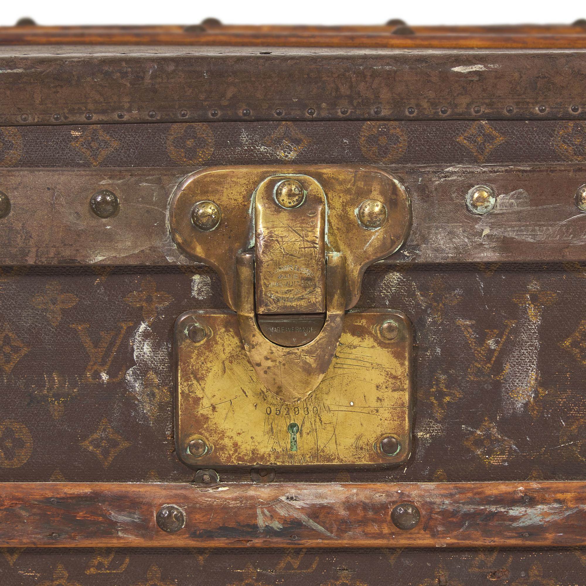 LOUIS VUITTON, ANTIQUE TRUNK