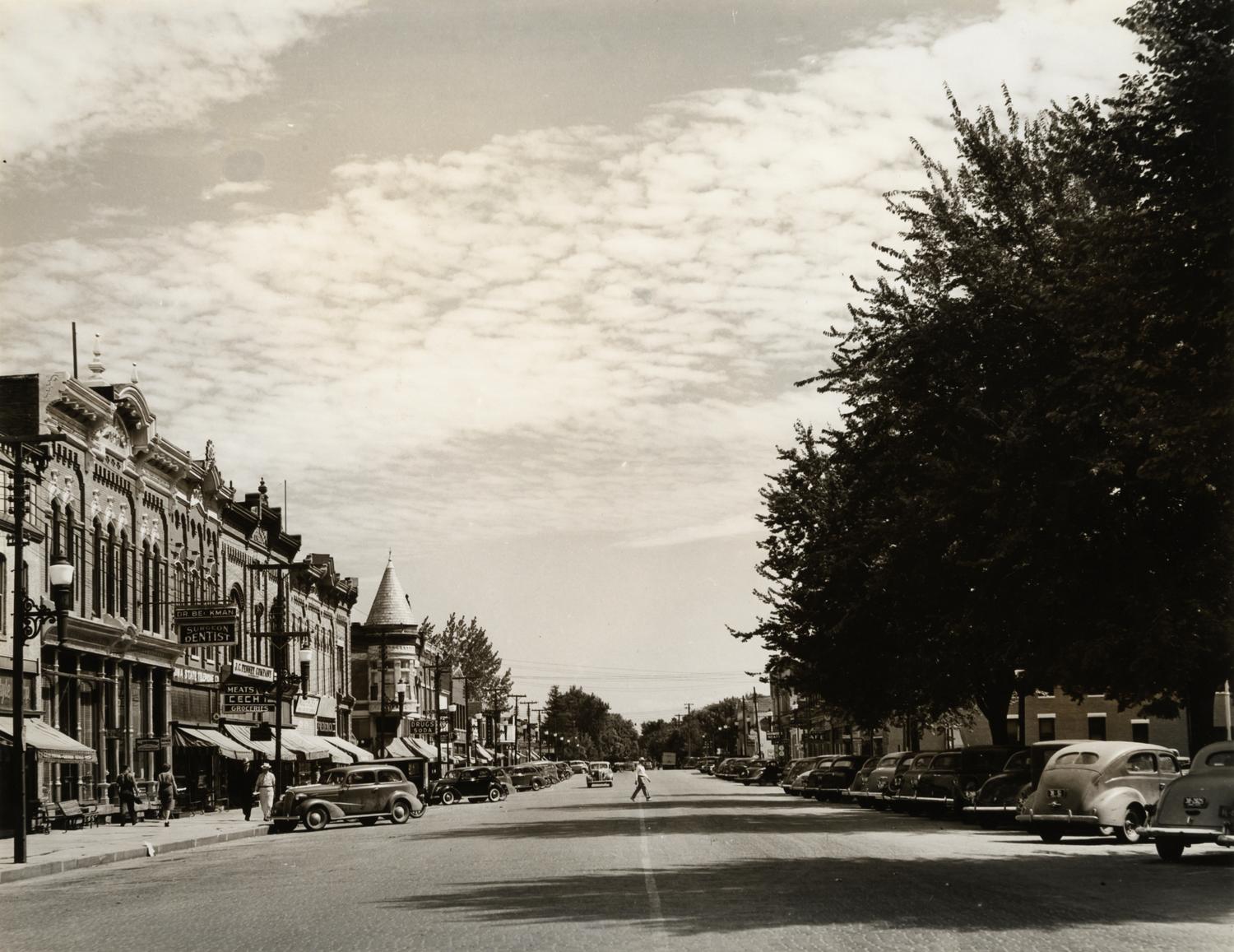 Arthur Rothstein (American, 1915-1985) — Main Street (G Avenue), Grundy Center, Iowa, 1939 (printed later)
