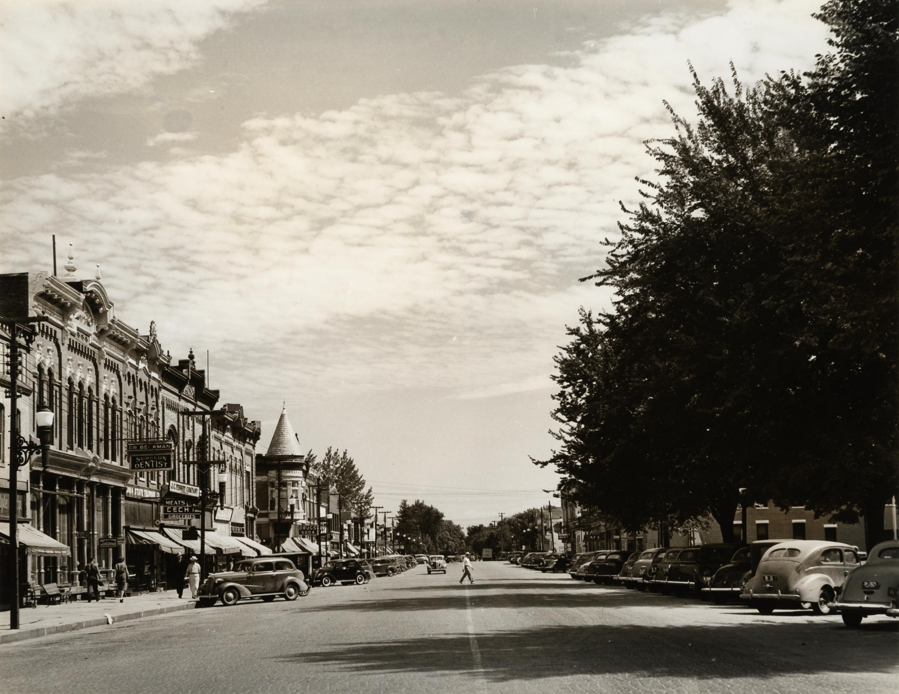 Arthur Rothstein (American, 1915-1985) — Main Street (G Avenue), Grundy Center, Iowa, 1939 (printed later)