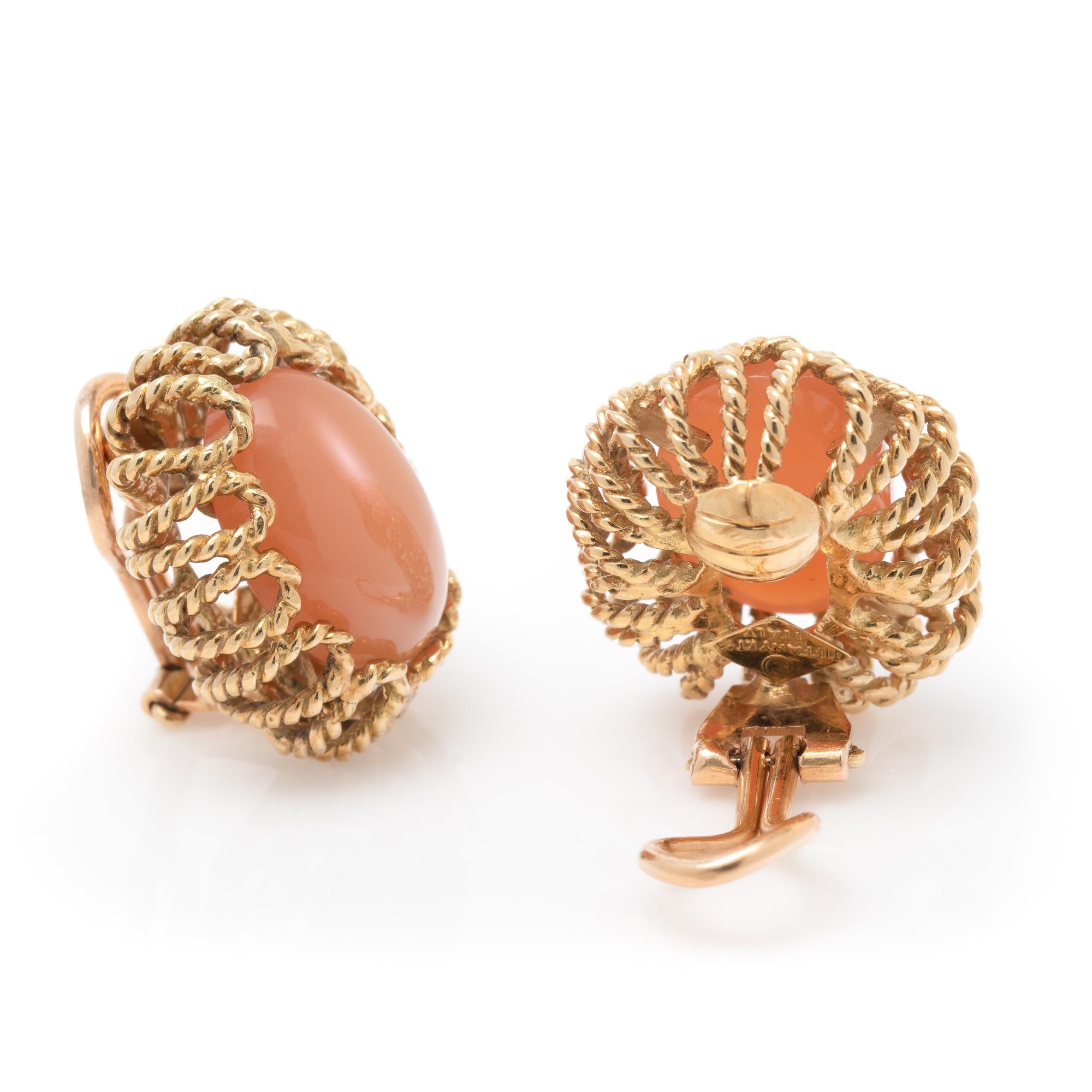 TIFFANY & CO., YELLOW GOLD AND ORANGE CAT'S EYE MOONSTONE EARCLIPS