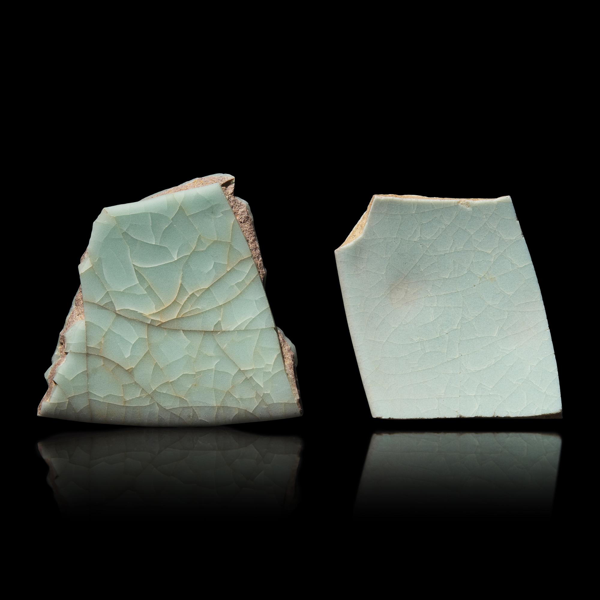A Ru Ware and A Guan Ware Porcelain Fragment, Song Dynasty 宋 汝窯官窯瓷片各一