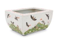 A Chinese Famille Rose Porcelain Rectangular Cachepot