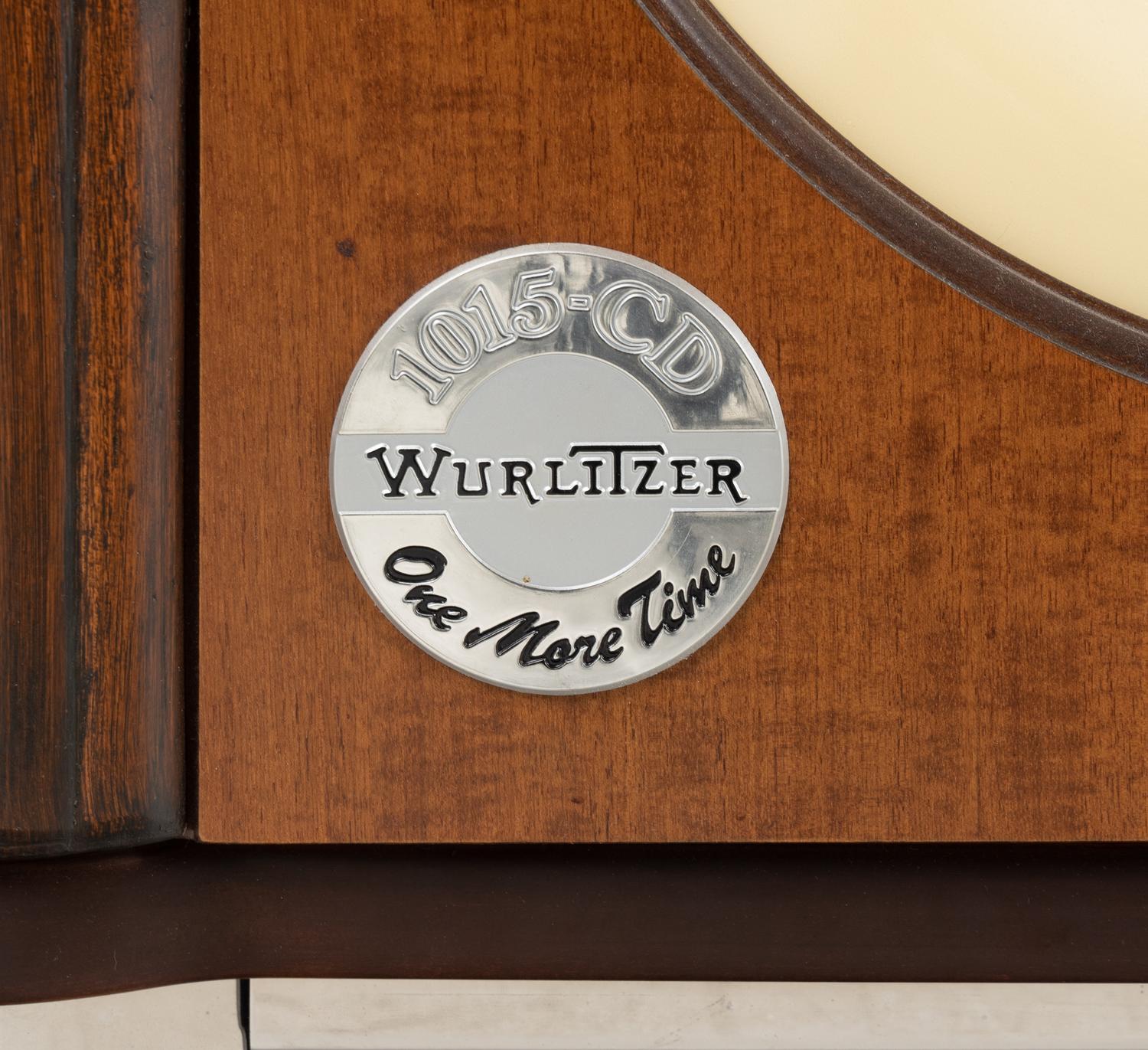 A Wurlitzer Model 1015-CD Juke Box