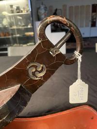 A pair of Japanese lacquered stirrups and a Negoro-style red-lacquered stand 日本漆器马扎及马镫一对 Edo to Meiji period ?????