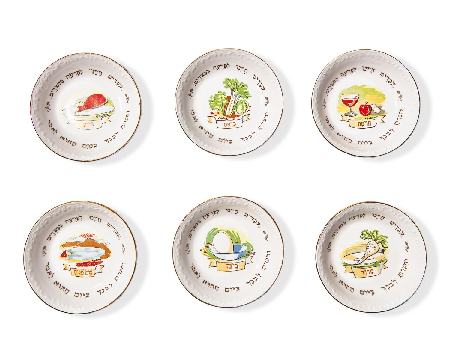 An Extensive Royal Crown Derby Porcelain Dinner Service