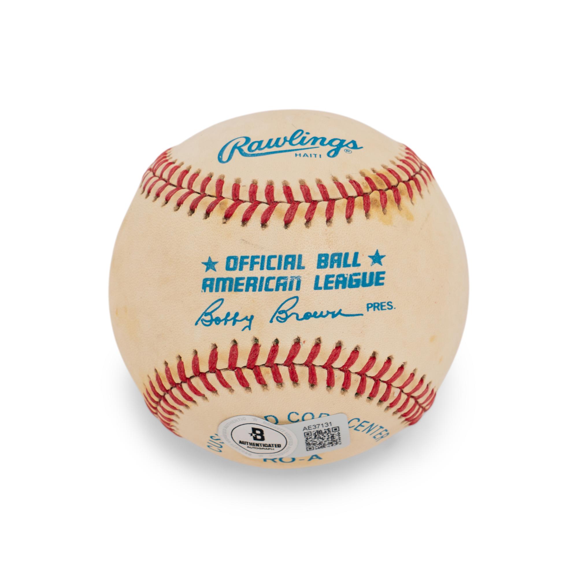 A Ken Griffey Jr. / Ken Griffey Sr. Dual Signed Autograph Baseball (Beckett Authentication Services)