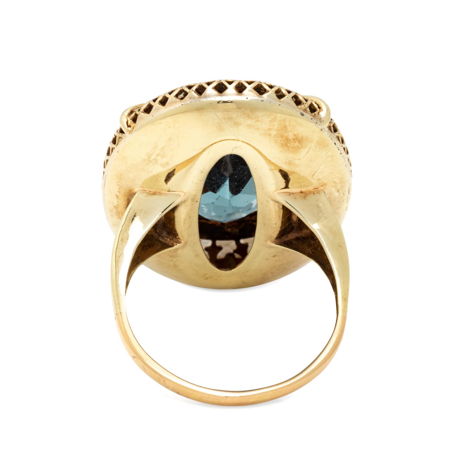 VICTORIAN, YELLOW GOLD AND SYNTHETIC SPINEL RING
