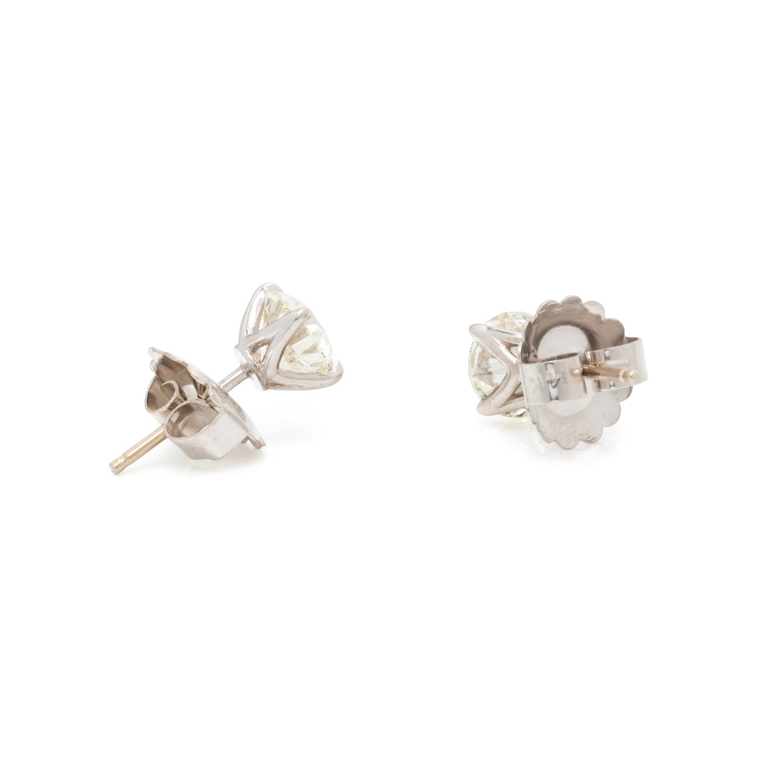 DIAMOND STUD EARRINGS