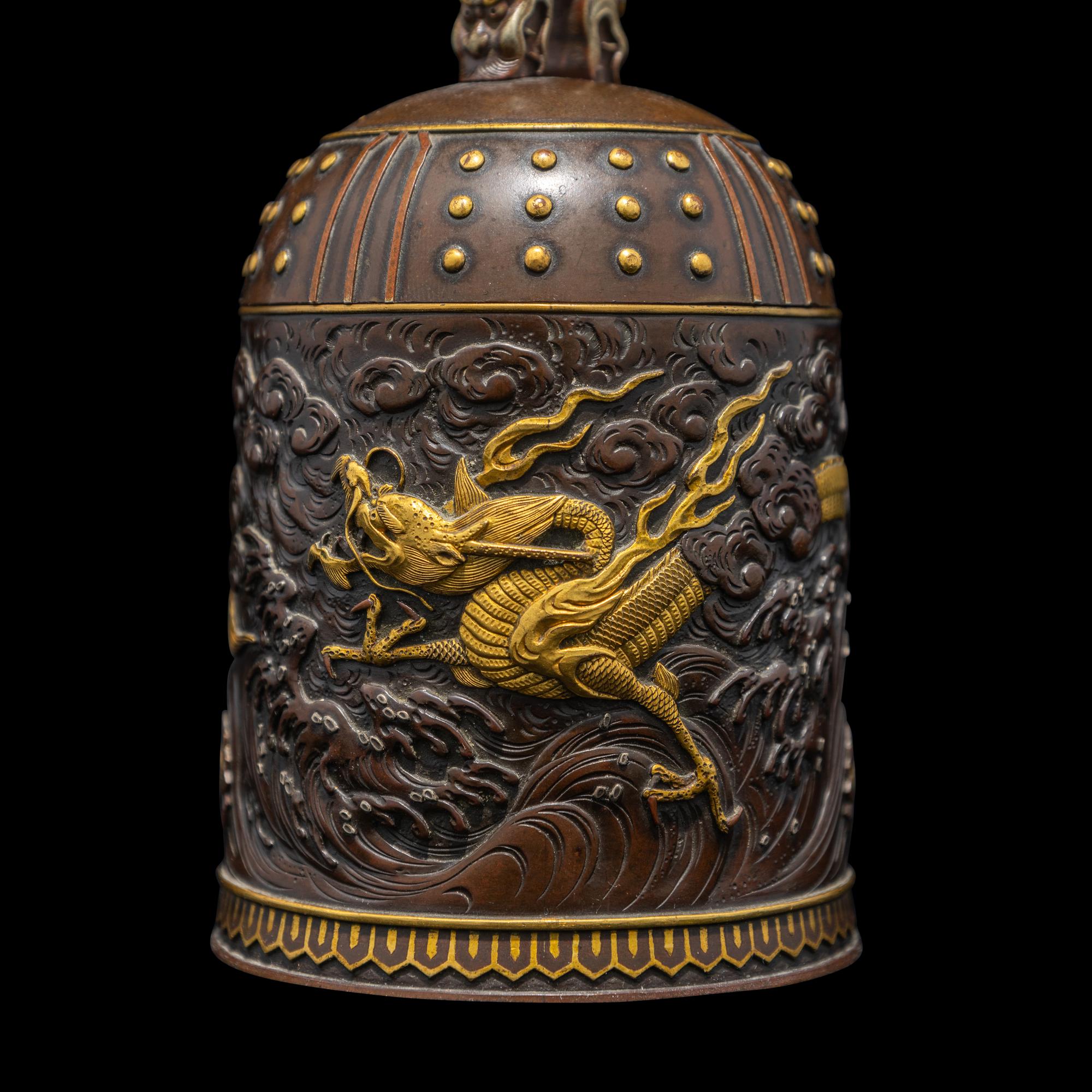 Inoue of Kyoto, A Japanese Parcel Gilt and Patinated Bronze Bell-Form Covered Jar, Meiji Period — 日本明治時期 京都井上製龍紋鐘式蓋盒
