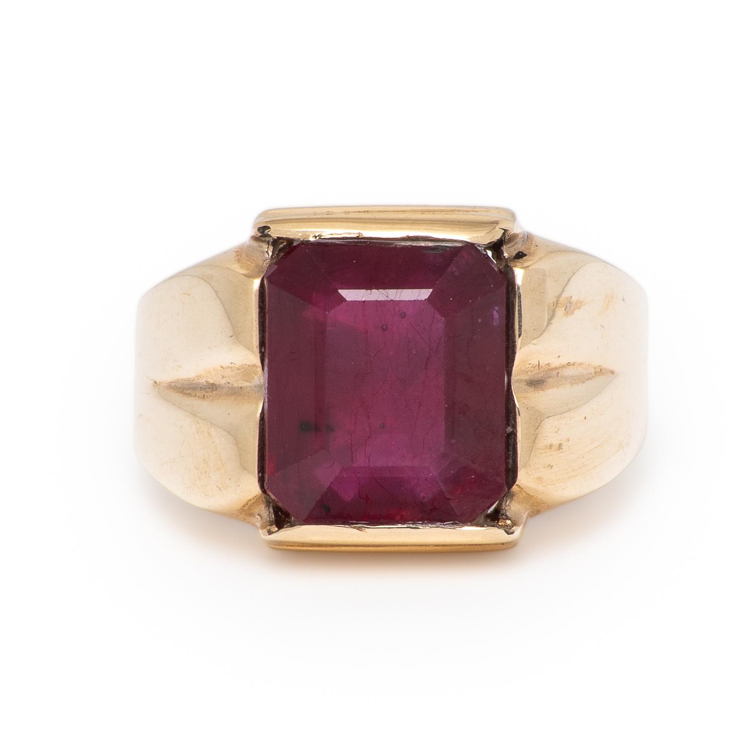 Yellow Gold and Synthetic Ruby Ring