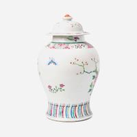 A Chinese famille rose-decorated porcelain jar and cover 粉彩蓋罐 18th to early 19th century ???????