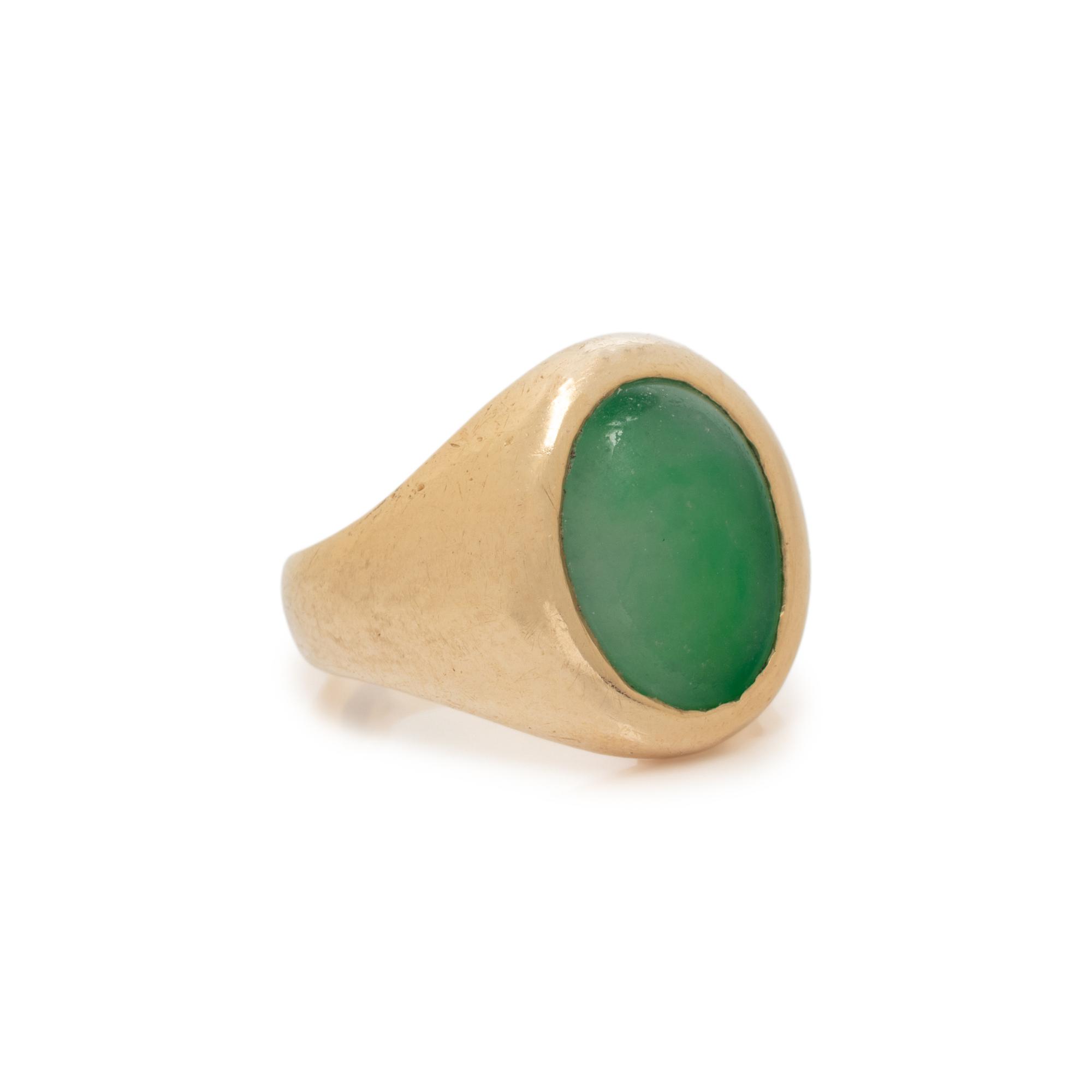 JADE AND YELLOW GOLD RING