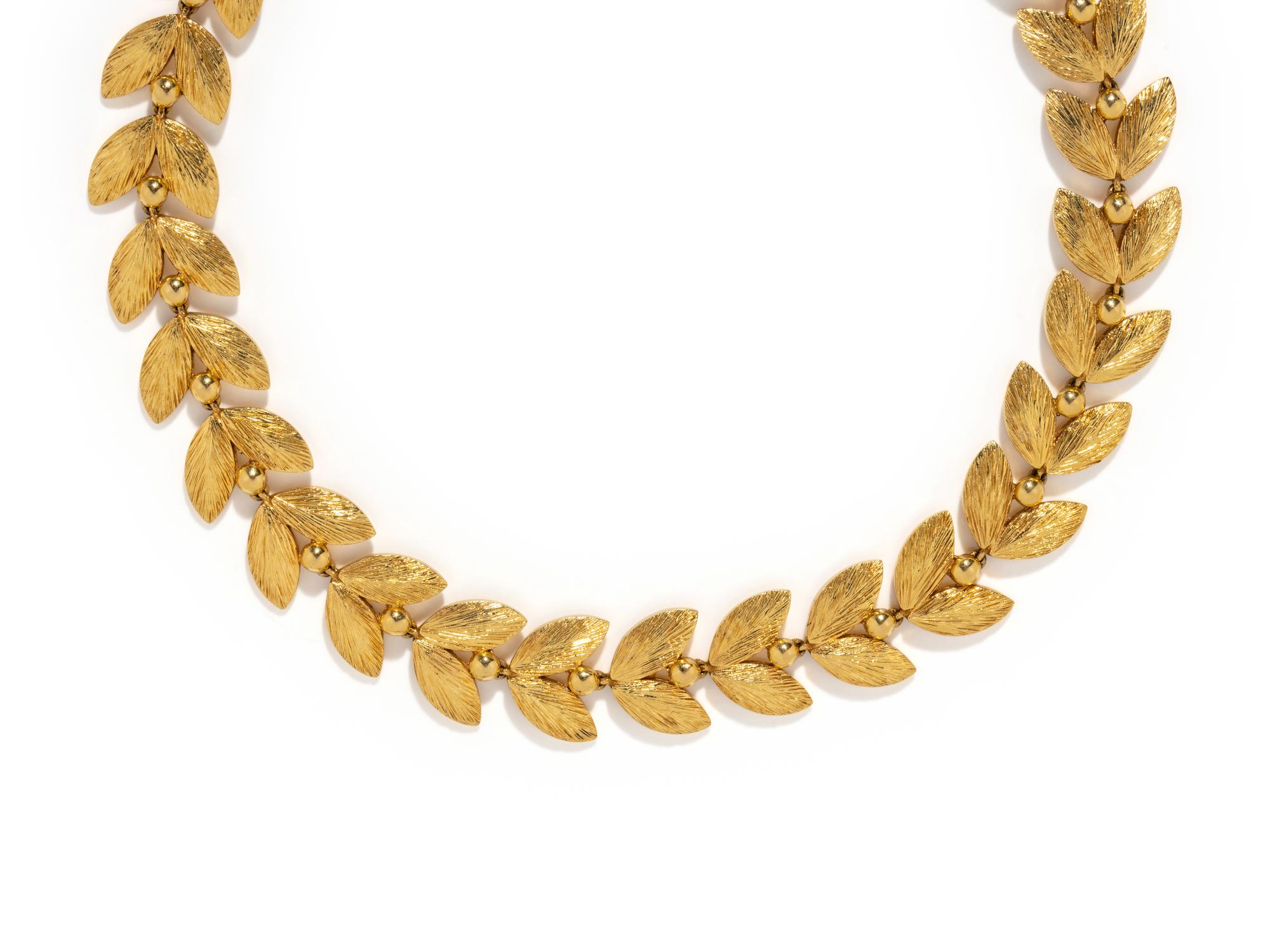 RUSER, YELLOW GOLD NECKLACE