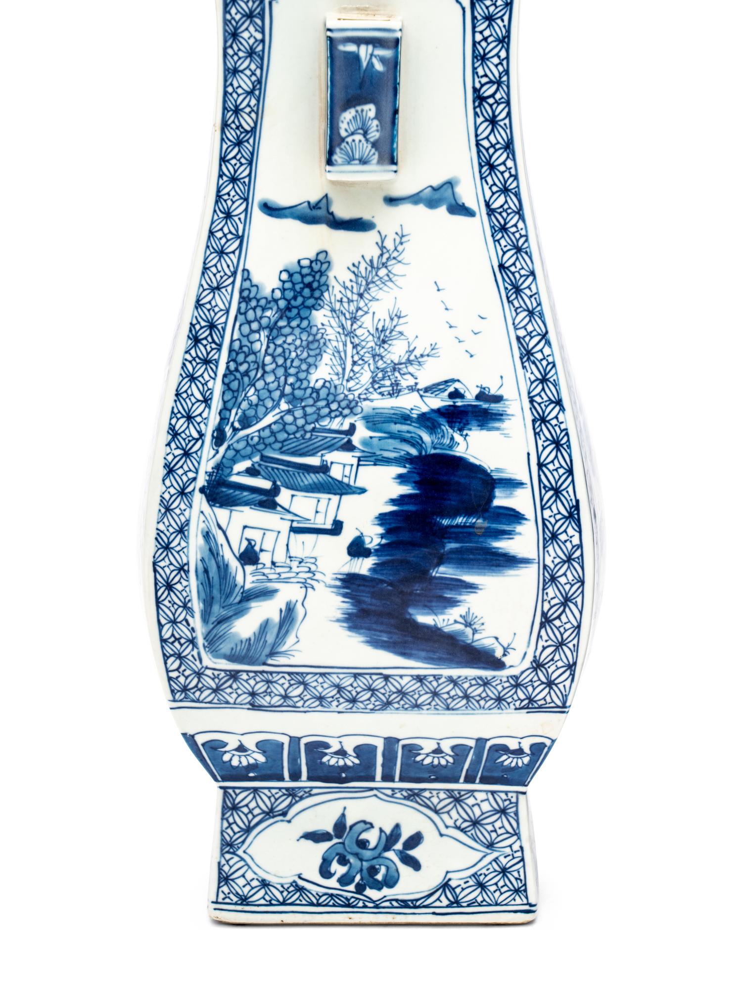 A Pair of Chinese Export Porcelain Vases